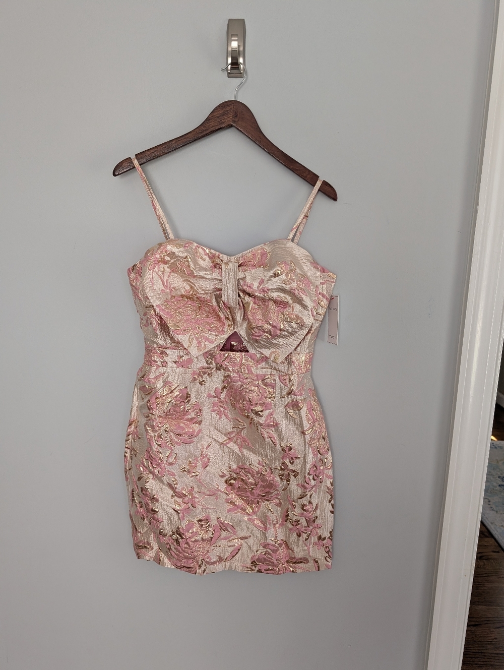 NEW Women's Aura Pink Gold Floral Mini Dress Medium Oversized Bow Front Peekaboo - Picture 4 of 6